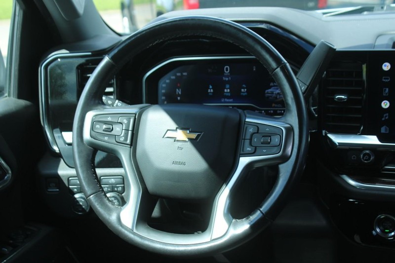 Chevrolet Silverado 1500 Vehicle Image 14