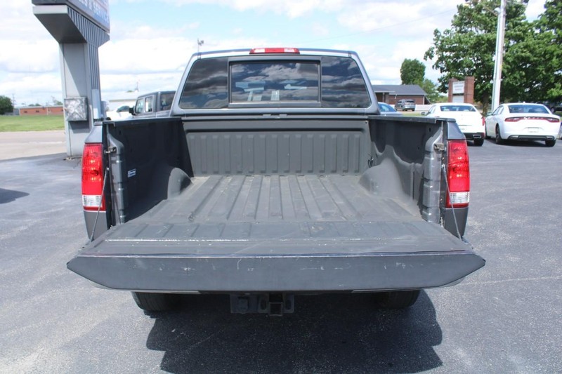 Nissan Titan Vehicle Image 06