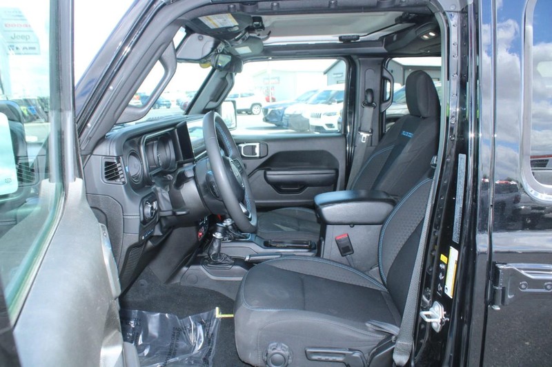 Jeep Wrangler 4xe Vehicle Image 08
