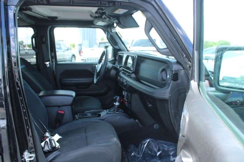 Jeep Wrangler 4xe Vehicle Image 11