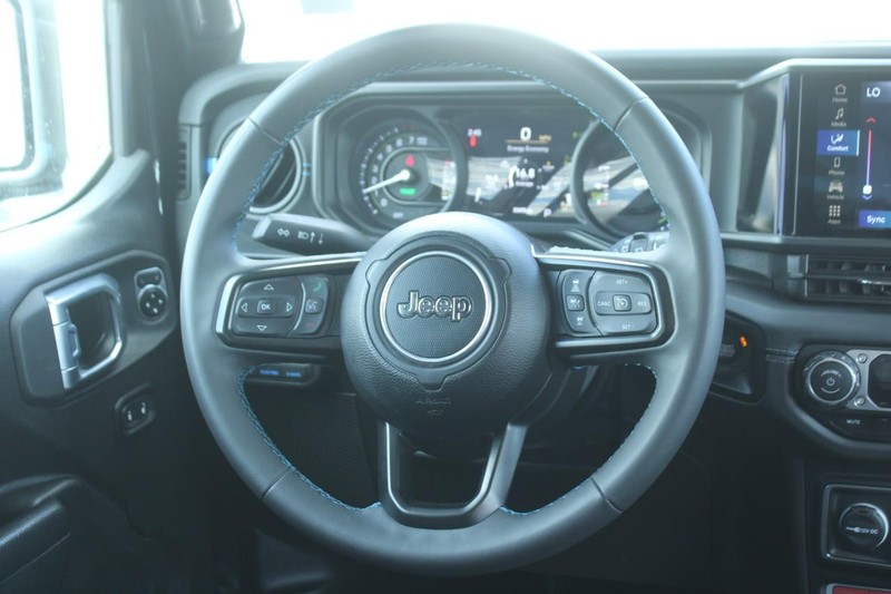 Jeep Wrangler 4xe Vehicle Image 14