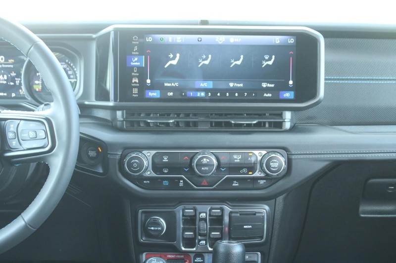 Jeep Wrangler 4xe Vehicle Image 15