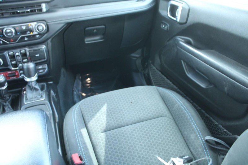 Jeep Wrangler 4xe Vehicle Image 16