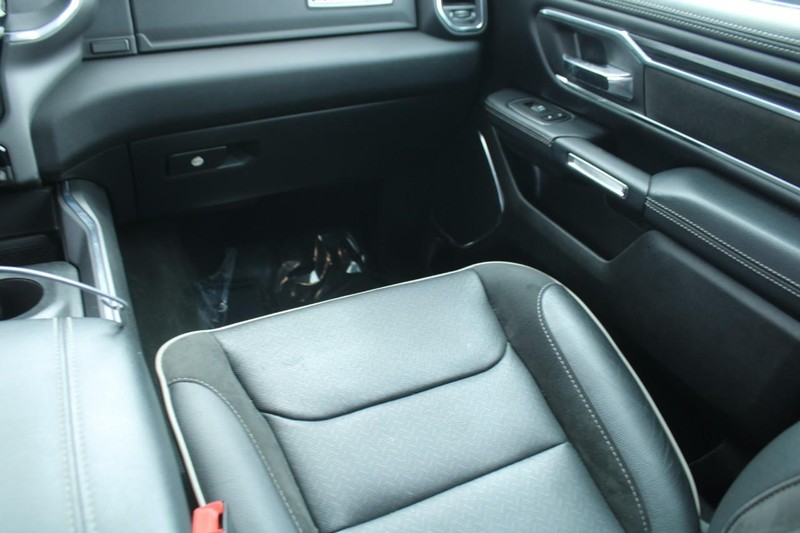 Ram 1500 Vehicle Image 16