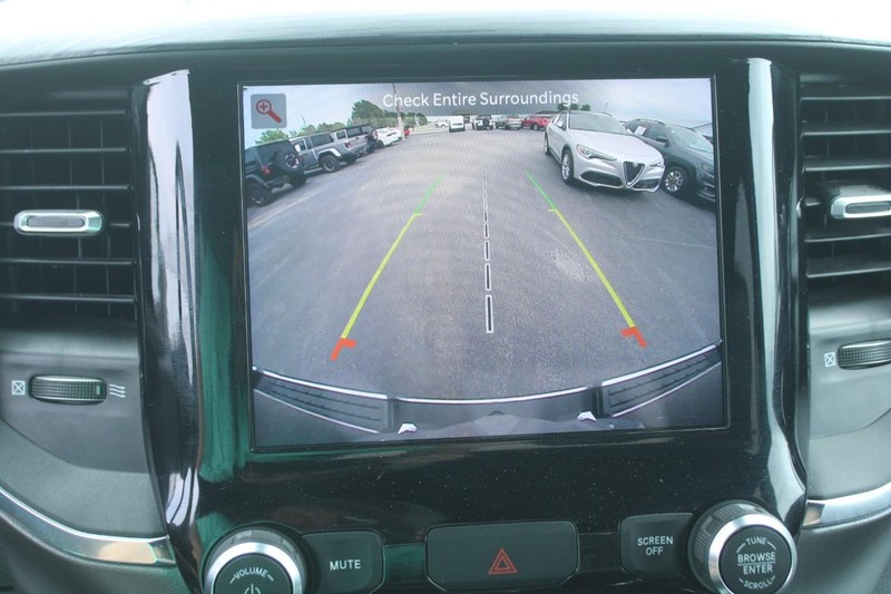 Ram 1500 Vehicle Image 21