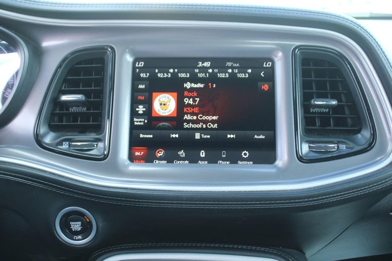 Dodge Challenger Vehicle Image 16