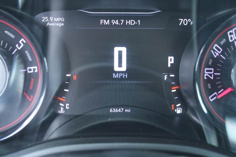 Dodge Challenger Vehicle Image 18