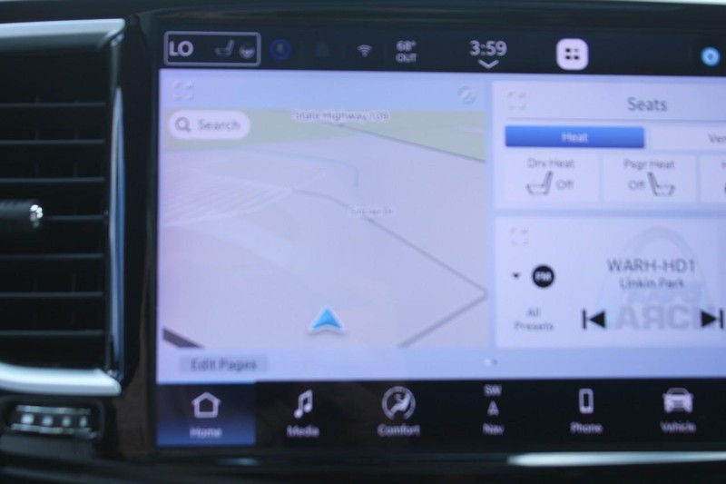 Chrysler Pacifica Vehicle Image 19