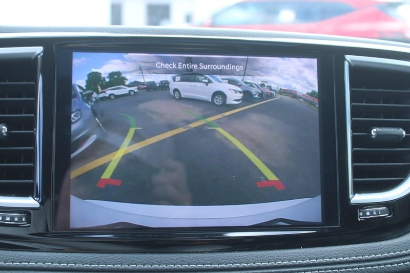 Chrysler Pacifica Vehicle Image 20
