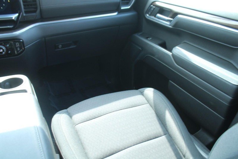 Chevrolet Silverado 1500 Vehicle Image 16