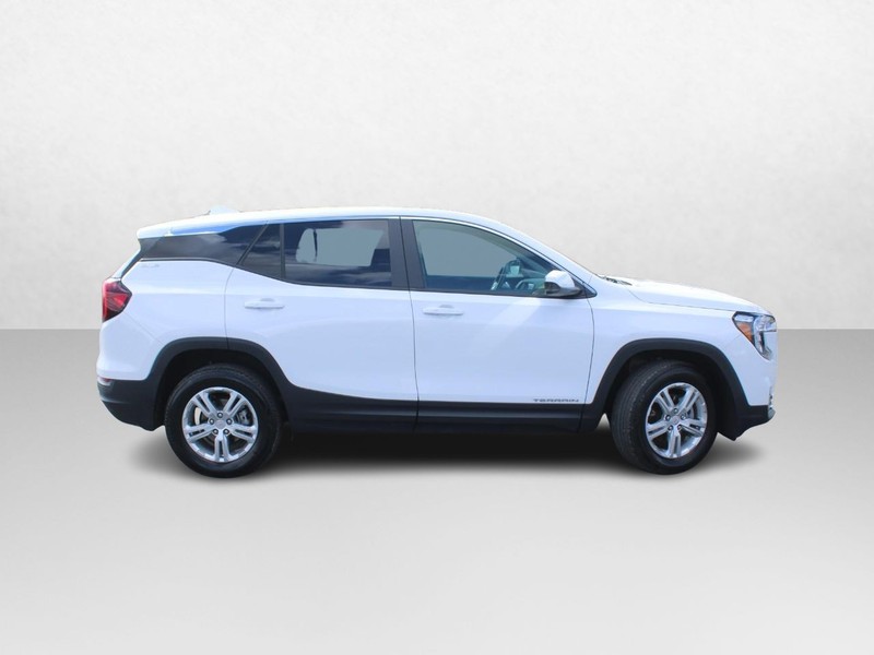 GMC Terrain Vehicle Image 02