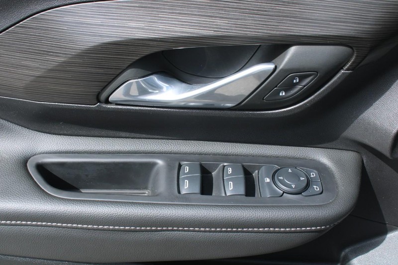GMC Terrain Vehicle Image 09