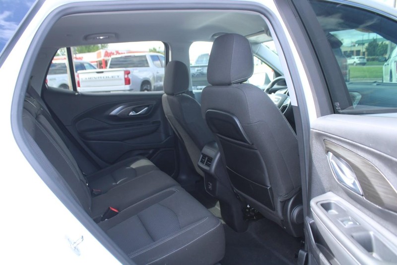 GMC Terrain Vehicle Image 12
