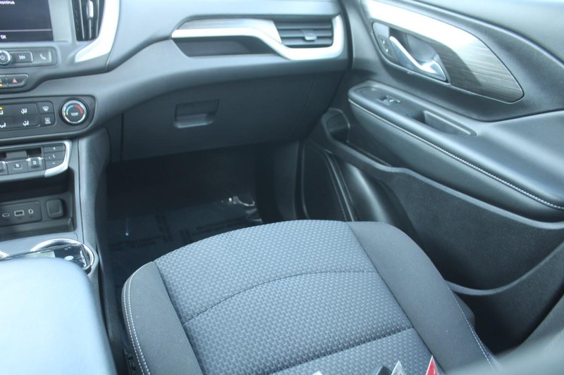 GMC Terrain Vehicle Image 16