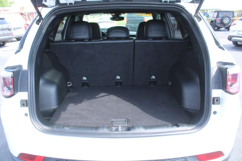 Jeep Compass Vehicle Image 06