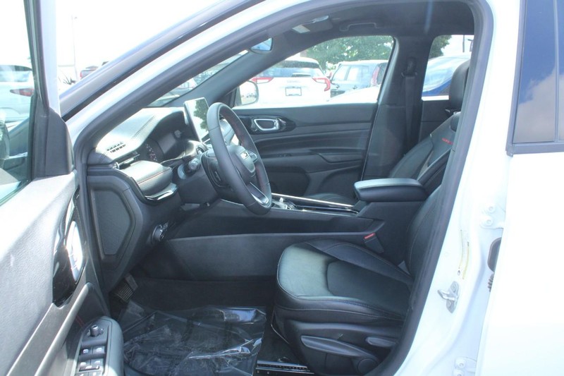 Jeep Compass Vehicle Image 08