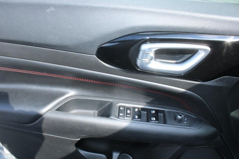 Jeep Compass Vehicle Image 09