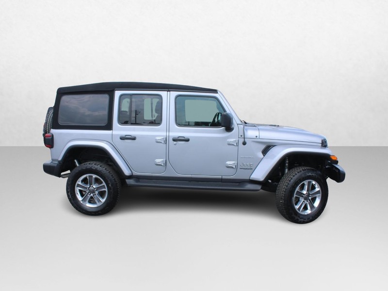 Jeep Wrangler Vehicle Image 02