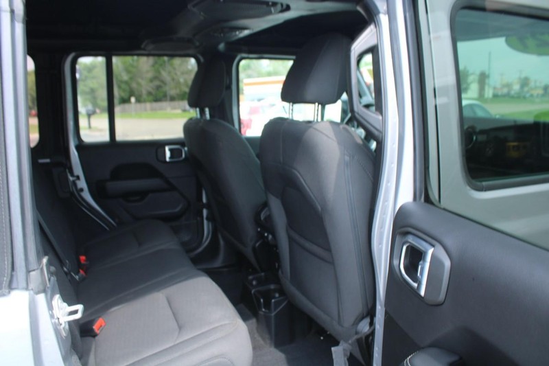 Jeep Wrangler Vehicle Image 12
