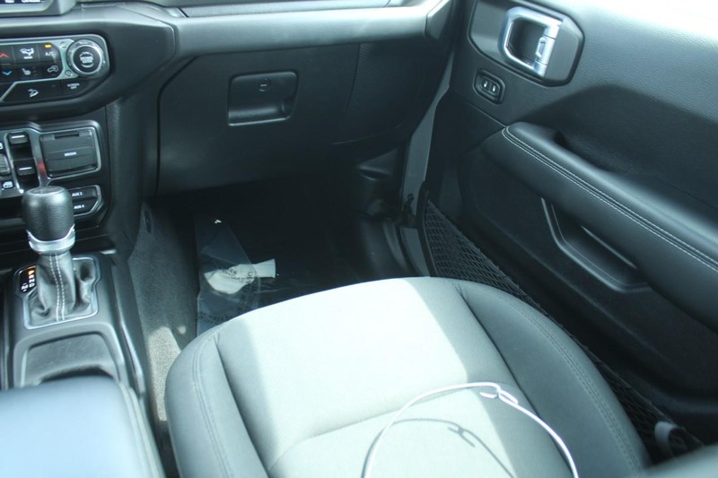 Jeep Wrangler Vehicle Image 16