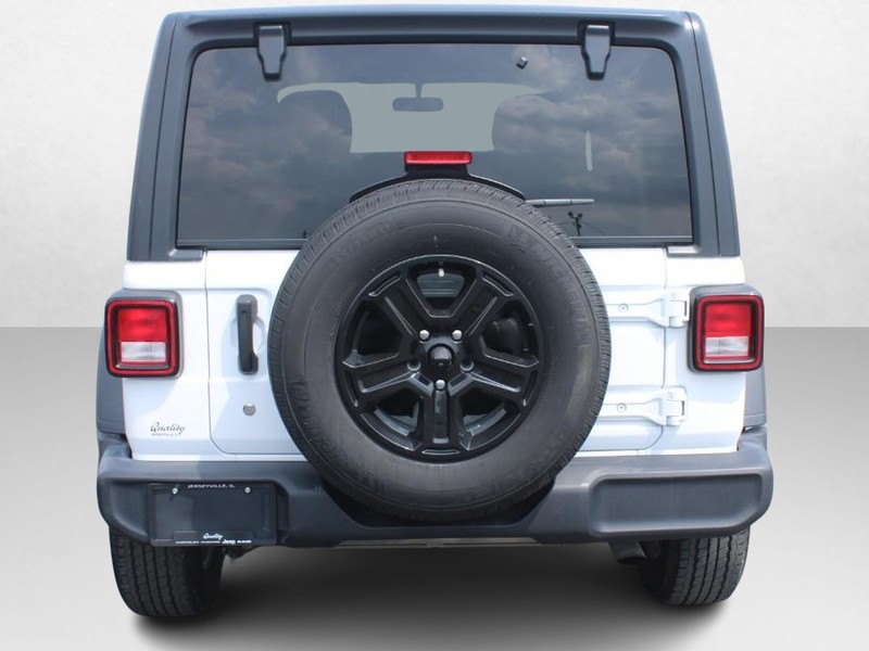 Jeep Wrangler Unlimited Vehicle Image 04