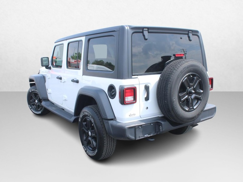 Jeep Wrangler Unlimited Vehicle Image 05
