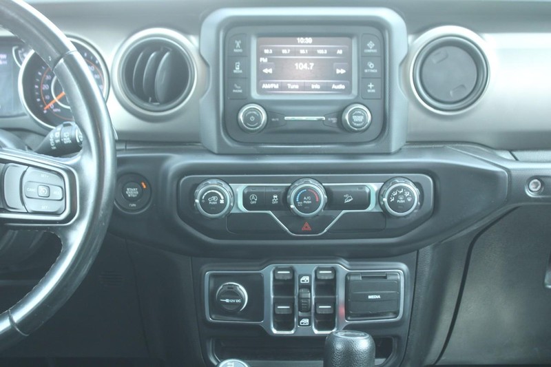 Jeep Wrangler Unlimited Vehicle Image 15