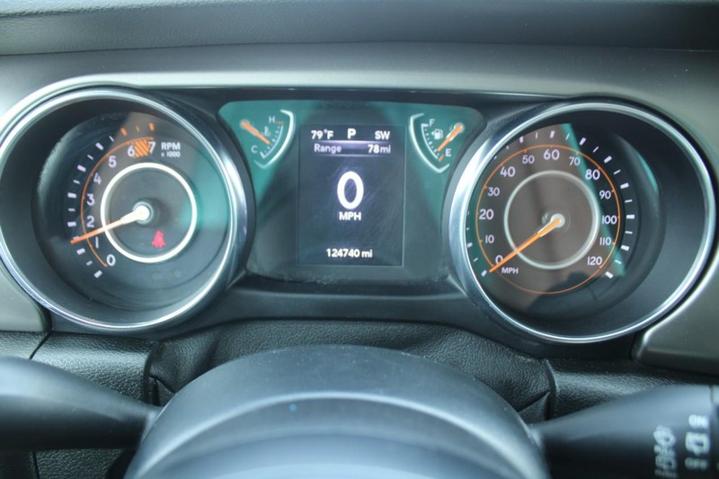 Jeep Wrangler Unlimited Vehicle Image 18