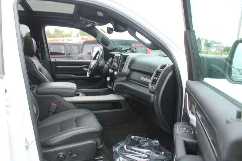 Ram 1500 Vehicle Image 11