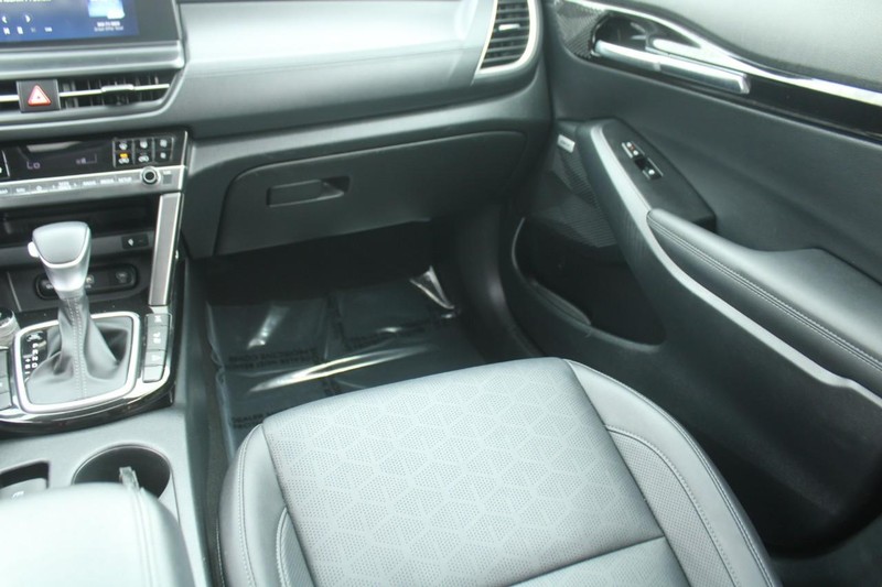 Kia Seltos Vehicle Image 16