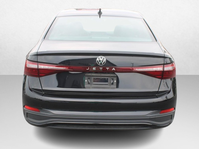 Volkswagen Jetta Vehicle Image 04