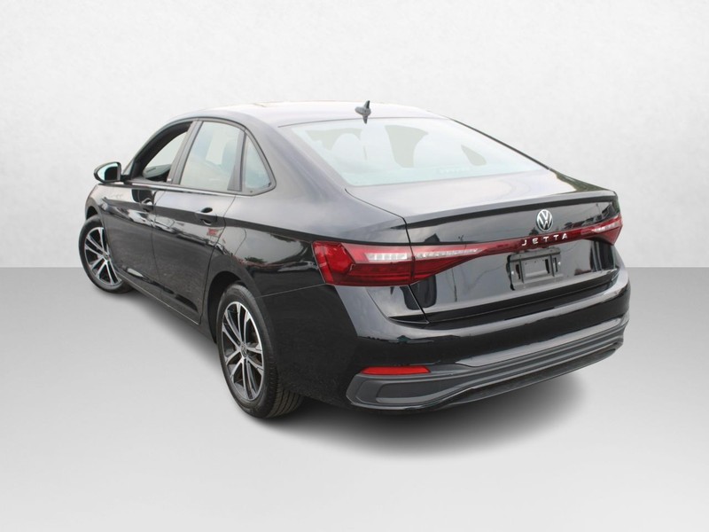 Volkswagen Jetta Vehicle Image 05