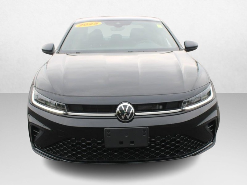 Volkswagen Jetta Vehicle Image 10