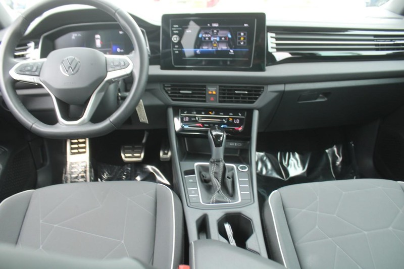 Volkswagen Jetta Vehicle Image 13