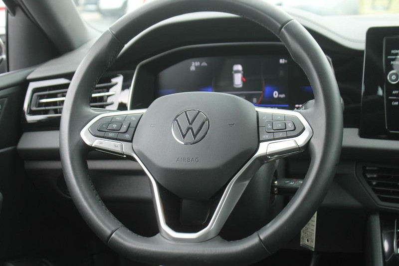 Volkswagen Jetta Vehicle Image 14