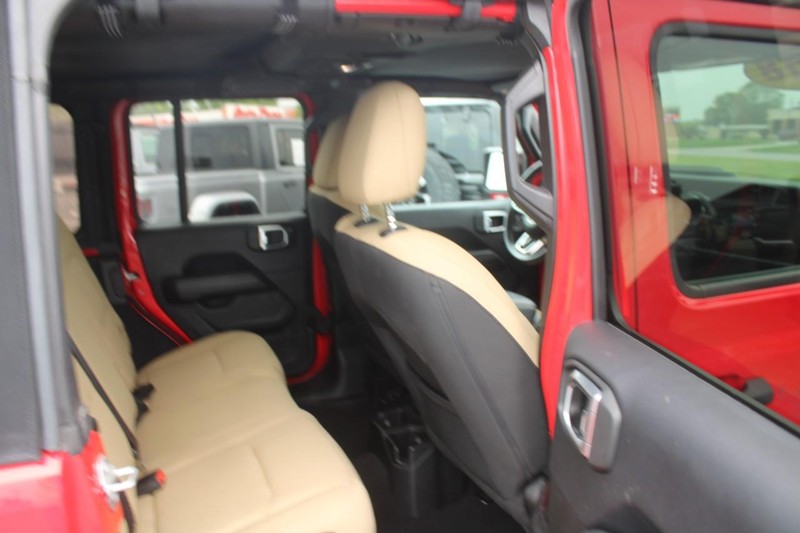 Jeep Wrangler Unlimited Vehicle Image 12