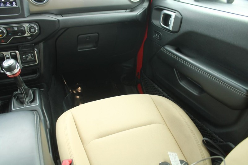 Jeep Wrangler Unlimited Vehicle Image 16