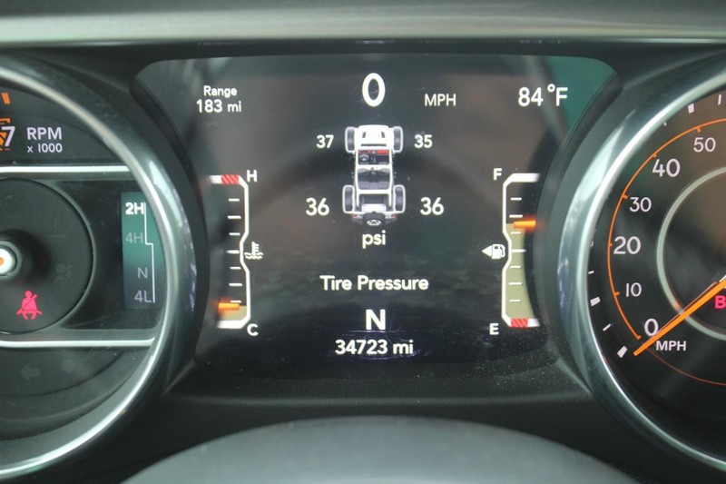 Jeep Wrangler Unlimited Vehicle Image 19
