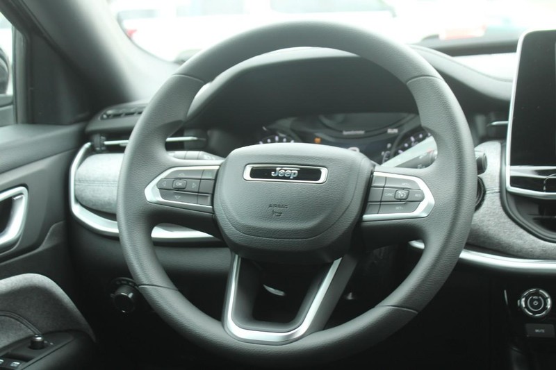 Jeep Compass Vehicle Image 06