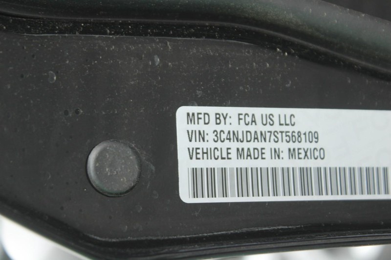 Jeep Compass Vehicle Image 09
