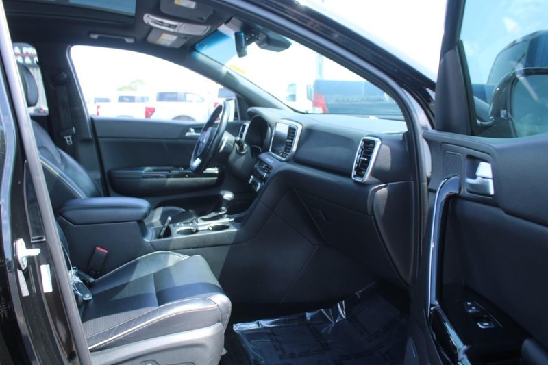 Kia Sportage Vehicle Image 11
