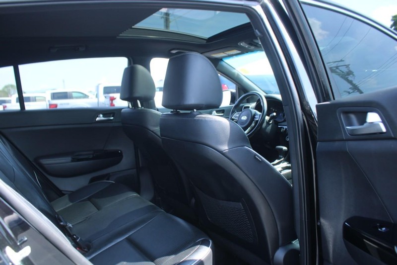 Kia Sportage Vehicle Image 12