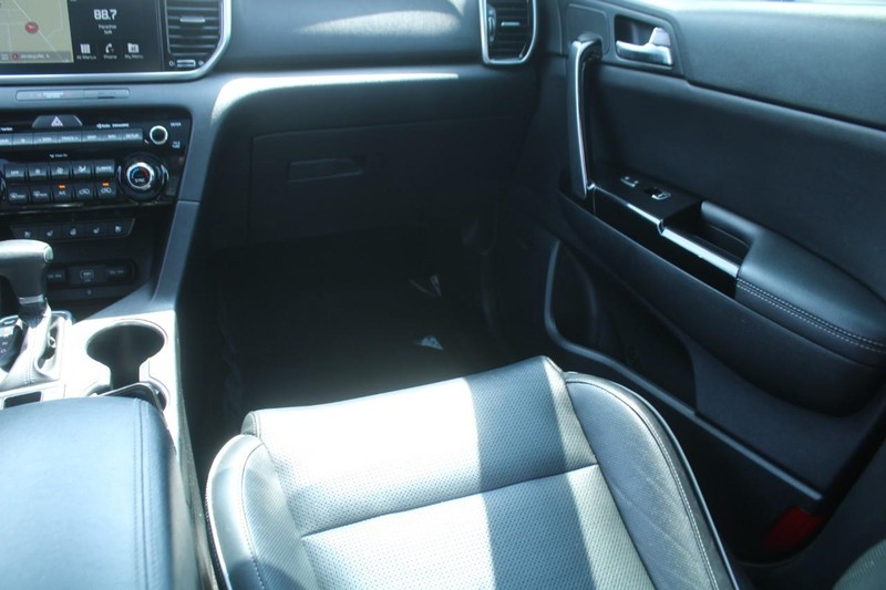 Kia Sportage Vehicle Image 16