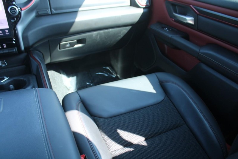 Ram 1500 Vehicle Image 16