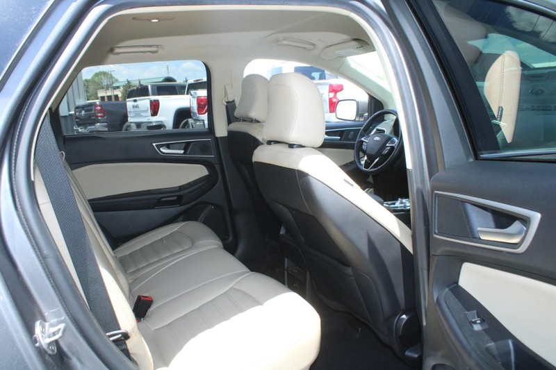 Ford Edge Vehicle Image 12