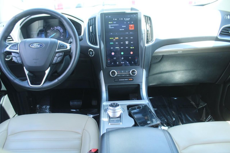 Ford Edge Vehicle Image 13