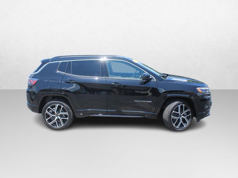 Jeep Compass Vehicle Image 02