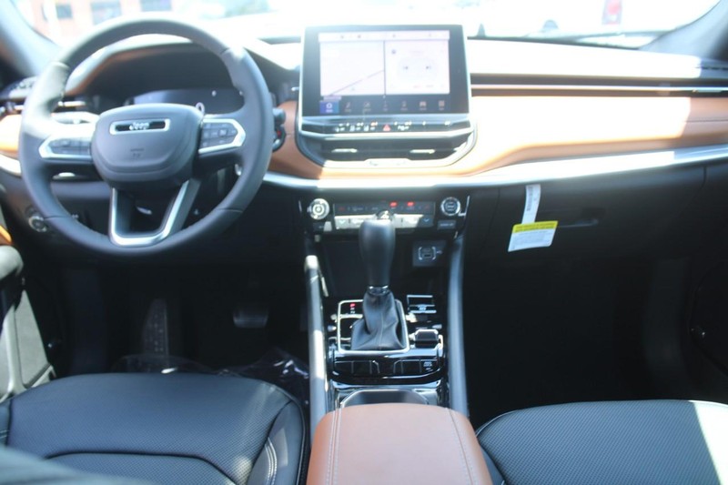 Jeep Compass Vehicle Image 05