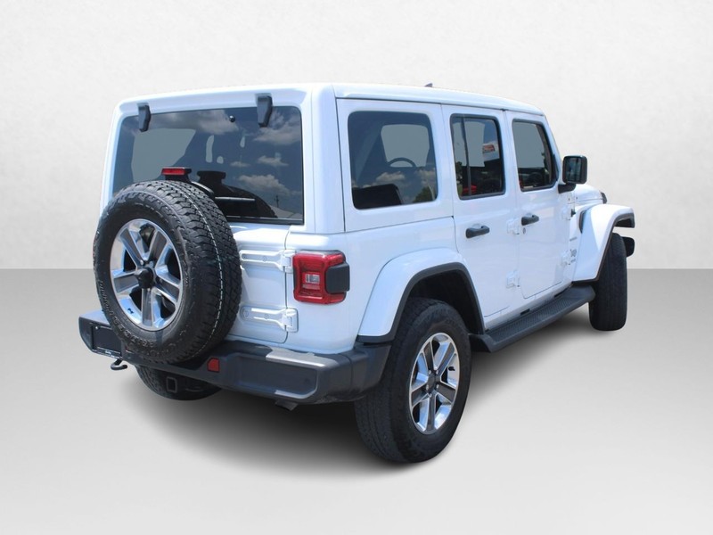Jeep Wrangler Vehicle Image 03