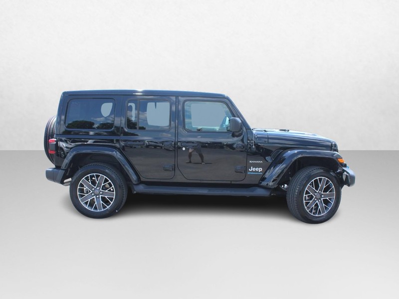 Jeep Wrangler 4xe Vehicle Image 02